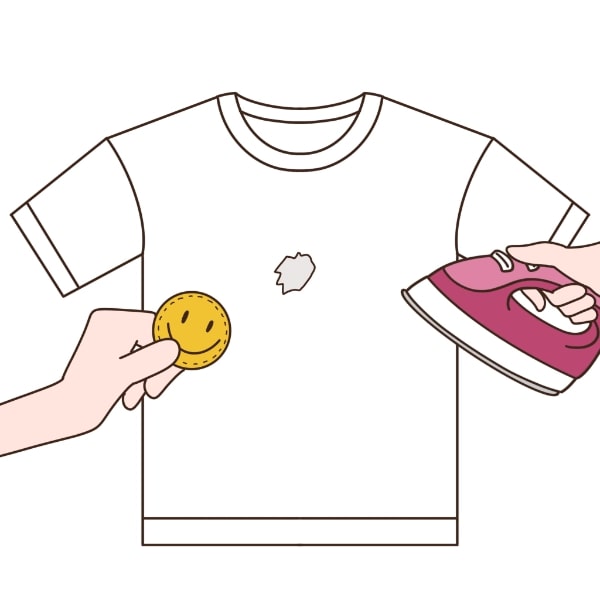 Tシャツにワッペンを使用して穴を塞ぐ方法