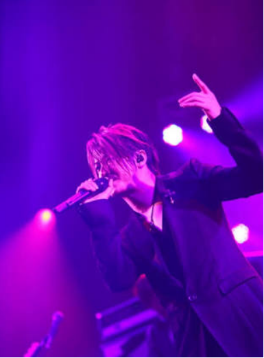 GLAY TERUのリハ着 L | depillis.com.br