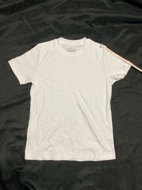 Tシャツの袖丈を測定