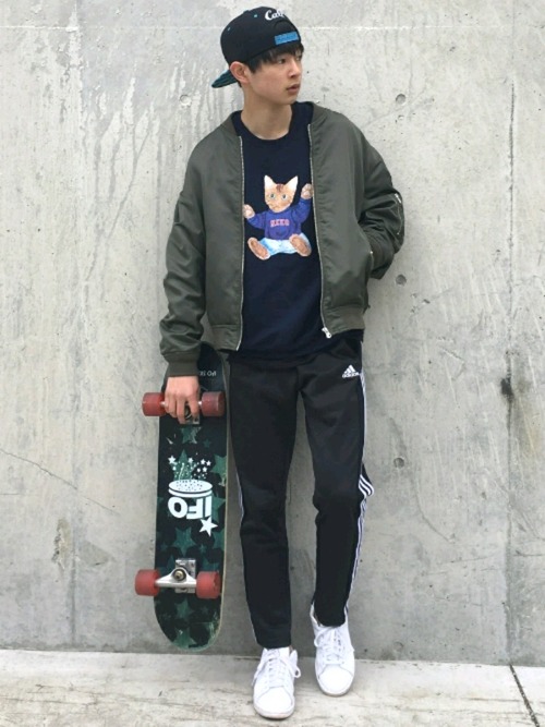 オリジナルTシャツコーデメンズ