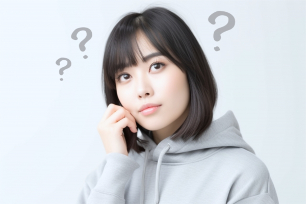 カジュアル?ボーイッシュ?パーカーのイメージ