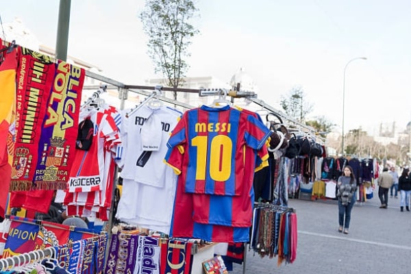 バルセロナのサッカーユニフォームは可愛いくてクラスＴシャツにおすすめ！|オリジナルTシャツのUp-T